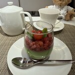 ザ・ペニンシュラ ブティック&カフェ - 期間限定の「さくらんぼ抹茶ミルクプリン」　　　　　　　可愛くてとても滑らかで美味しい