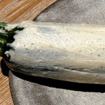 レスピラシオン - 酒粕と青カビチーズを練り合わせた濃厚なペーストをズッキーニの表面にしっかりと塗りこみ、丸ごと包み込んでから3日間熟成。