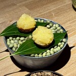 レスピラシオン - 続く日向夏のタルトは、台湾茶を練り込んだ香ばしい土台に、生姜のクリームをふんわりと重ね、上には瑞々しい日向夏。爽やかな柑橘とピリリとした刺激が絶妙なバランスです。