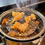 東小金井肉流通センター - シマチョウのハーフ329円