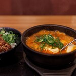 カルビ丼とスン豆腐専門店 韓丼 - 料理写真: