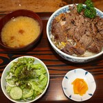 まとい食堂 - ステーキ丼 1250円