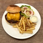 APPLE BURGER - アップルチーズバーガー ¥2,266- (税込)