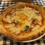 CHIKICHIKI & TANTAN - ②ピザ ビスマルク  2350円