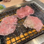 新宿ホルモン焼き だるま - 