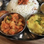 南インド料理 レジナ - ニンジンの美味しさを見事に引き出したアヴィアル、モチモチで美味しい♪じゃがいものポリヤル