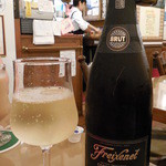 レストラン山水 - スパークリング　フレシネコルドンネグロ