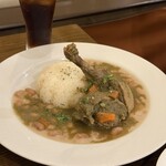 ワンチャコ - メインは骨付き鴨とインゲン豆の煮込み（Pato guisado con frijoles）