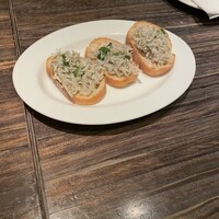 grigio la tavola - 