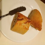 ビストロ オザミ - オザミパン。たぶん天然酵母。うまーい！！