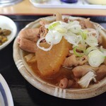 共栄ラーメン - もつ煮