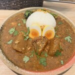スパイスカレー あかつ亭 - ✅大根と鯖のカレー¥1.210の1種盛り一択！
      ✅卵のピクルス¥110 →¥220値上がりへ
      　　総計¥1.430
      　※相変わらずキャッシュオンリー
