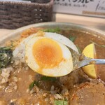 スパイスカレー あかつ亭 - ✅大根と鯖のカレー¥1.210の1種盛り一択！
      ✅卵のピクルス¥110 →¥220値上がりへ
      　　総計¥1.430
      　※相変わらずキャッシュオンリー
