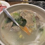 焼肉 鶯谷園 - 牛スジスープ650円