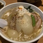 ラーメン山村 -  期間限定の新玉ネギと牛すじのラーメンです☆　2025-0518訪問