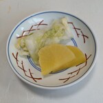 炭焼うなぎ 加茂 - “うな重””うな丼” に付く 漬物。