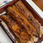 “うな重・上・肝吸・漬物” 4,200円（税込）は、鰻1匹を使用しています。