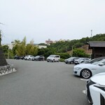 炭焼うなぎ 加茂 - 駐車場。