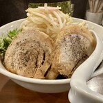 ヤマネコ軒 - 黒醤油特製豚そば並＋ヤサイマシ＋オロチ麺