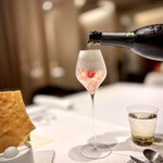 JINBO MINAMI AOYAMA - イチゴのスプマンテ