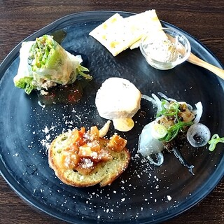 ターヴォラ カルダ モンステラ_1