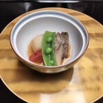 おやど瑞月 - 炊き合わせ（牛味噌煮、新じゃが芋、舞茸、近江こんにゃく）