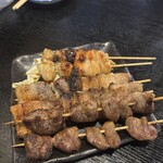 炭火串焼ろうりん - 豚バラ、ぼんじりなどお酒がすすむ味付け