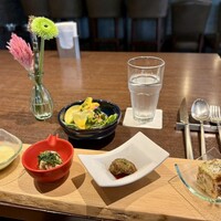 アルコバ - ミニサラダ
                    季節の前菜4種 アルコバ - ミニサラダ
                    季節の前菜4種