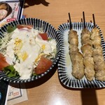 肉豆冨とレモンサワー 大衆食堂 安べゑ - サラダと焼き鳥
