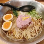 らぁめん三代目OKAWARI 鎌倉店 - あごといりこの煮干しそば（＋味玉）