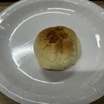 ミルクロール - カレーパン