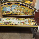 ピッツェリア エ オステリア パドリーノ - 素敵なチェアが入り口に❣️