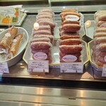 キュルノンチュエ - オードブルプレートに入っていた色の濃いソーセージはどれ？