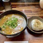 かすうどん いちえ - カレーかすうどん+おにぎり