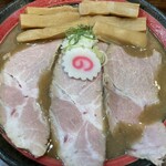 らーめん志高 - とんこつらーめん（チャーシュー2枚、極太メンマ4本）