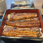 鰻の成瀬 - 料理写真:食べ比べ重　上から特上、上、並と並んでいます