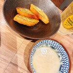 おでん屋たけし - 鶏だしおでん　ガーリックトースト