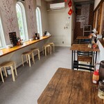 VITAMINS PHO - 店内