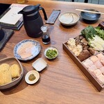 NOT A HOTEL KITAKARUIZAWA - 夕食準備中