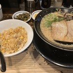 ろくの家 - 料理写真:ミニ焼きめし白セット