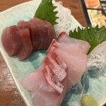 水天宮前のやきとり屋さん - 今日のおすすめボードを見て、マグロとクエを。高級魚でもこの厚さと量なのが嬉しい！