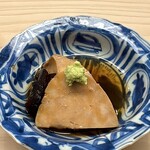 鮨 陸 - あん肝 煮付け
      なんて美味しい煮汁、冬子がまたいい味してるんだ！
      この煮汁を白飯にかけて食べたいです♪