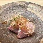 鮨 陸 - ヒラマサ 富山より
      身が引き締まりブリっとした食感、脂控えめでさっぱりとした美味しさ、鰤よりも好きです！