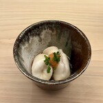 鮨 陸 - 鯛の白子 ポン酢
      大きな鯛の白子、とても滑らかで濃厚な味わい、ポン酢が実に合います♪