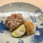 鮨 陸 - 赤甘鯛 鱗焼き
      鱗がパリッと、塩加減良くふっくらして美味しいです♪