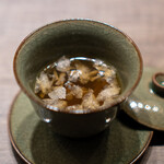 USHIGORO S. - トリュフとスッポンの和牛コンソメ