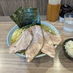 ラーメン 清水家 - ラーメン大+チャーシュー2枚増し、味薄め、脂多め