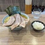 ラーメン 清水家 - 半ライス(たくあんは無い)