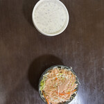 パミールマート レストラン & ハラルフード  - サラダ、ヨーグルトソース