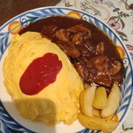 アリンガ - オムライスのビーフシチュー添え